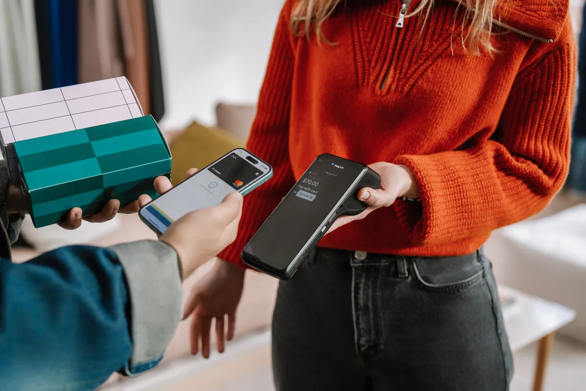 Customer paying with PayMe Go