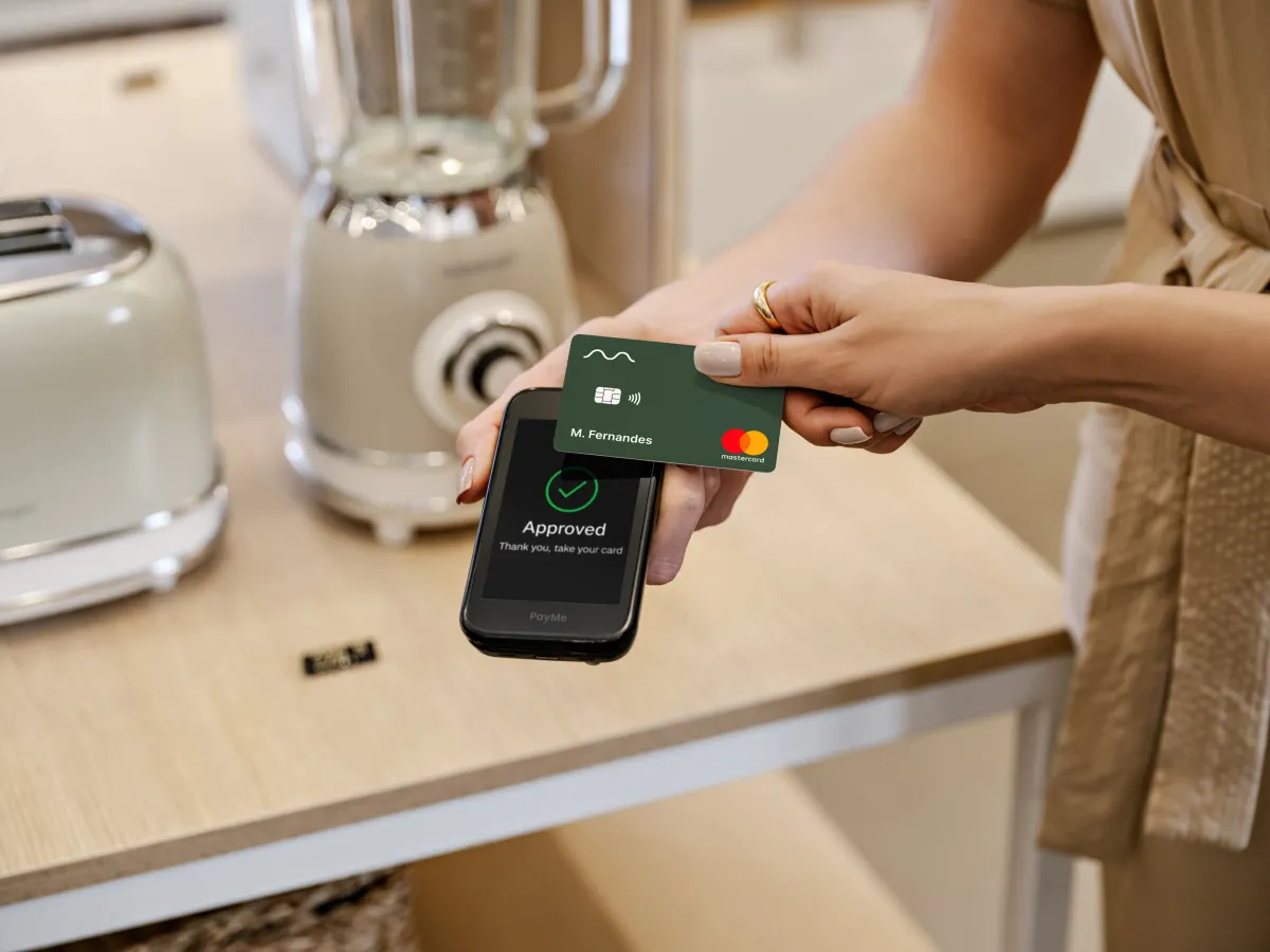 Customer paying with PayMe Pocket